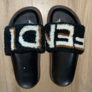 Fendi Roma fur pool slides 36.5
